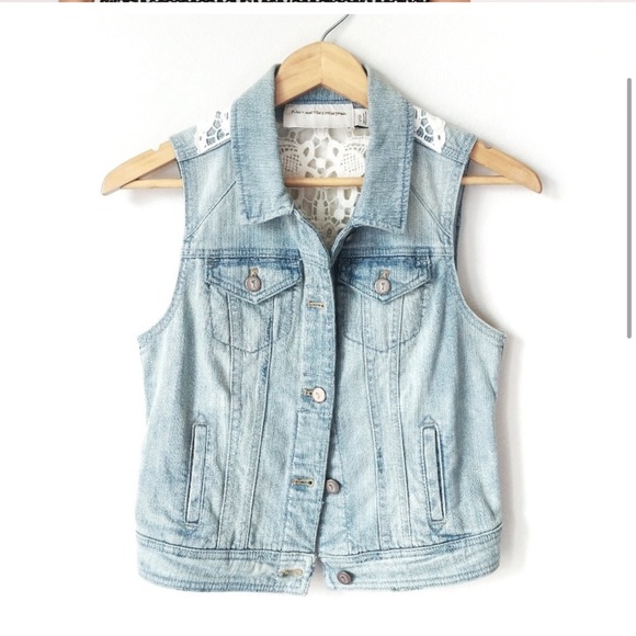 Anthropologie denim vest with lace back size S - Picture 3 of 6